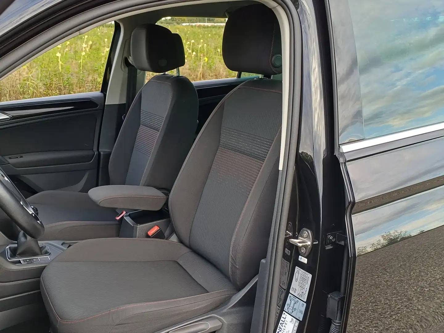 Volkswagen Tiguan 1.4 TSI Comfortline Business /Camera/Carplay/Navi/ Noir - 2