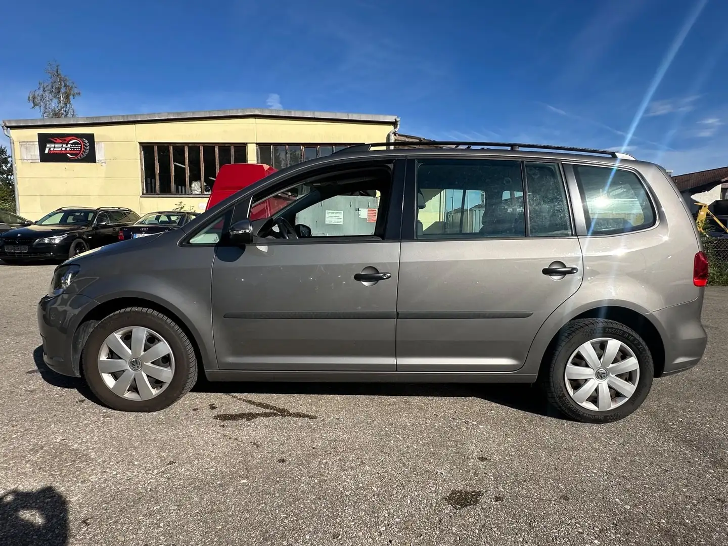 Volkswagen Touran Trend TÜV*TEMP*AUT*NAVI*SHZ Grau - 2