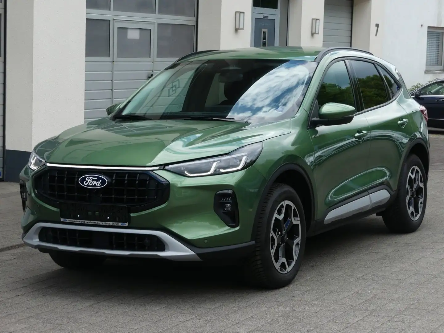 Ford Kuga 2.5 Hybrid FHEV Active*4x4*AHK* Verde - 1