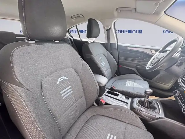 Ford Focus view 7