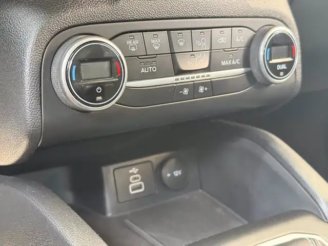 Ford Focus view 24