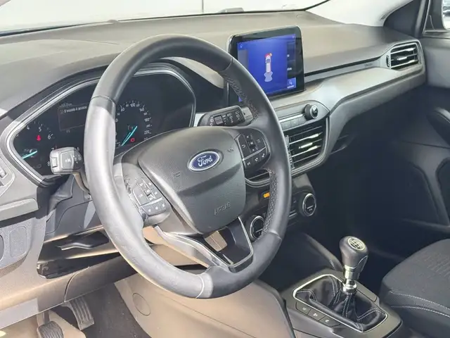 Ford Focus view 18