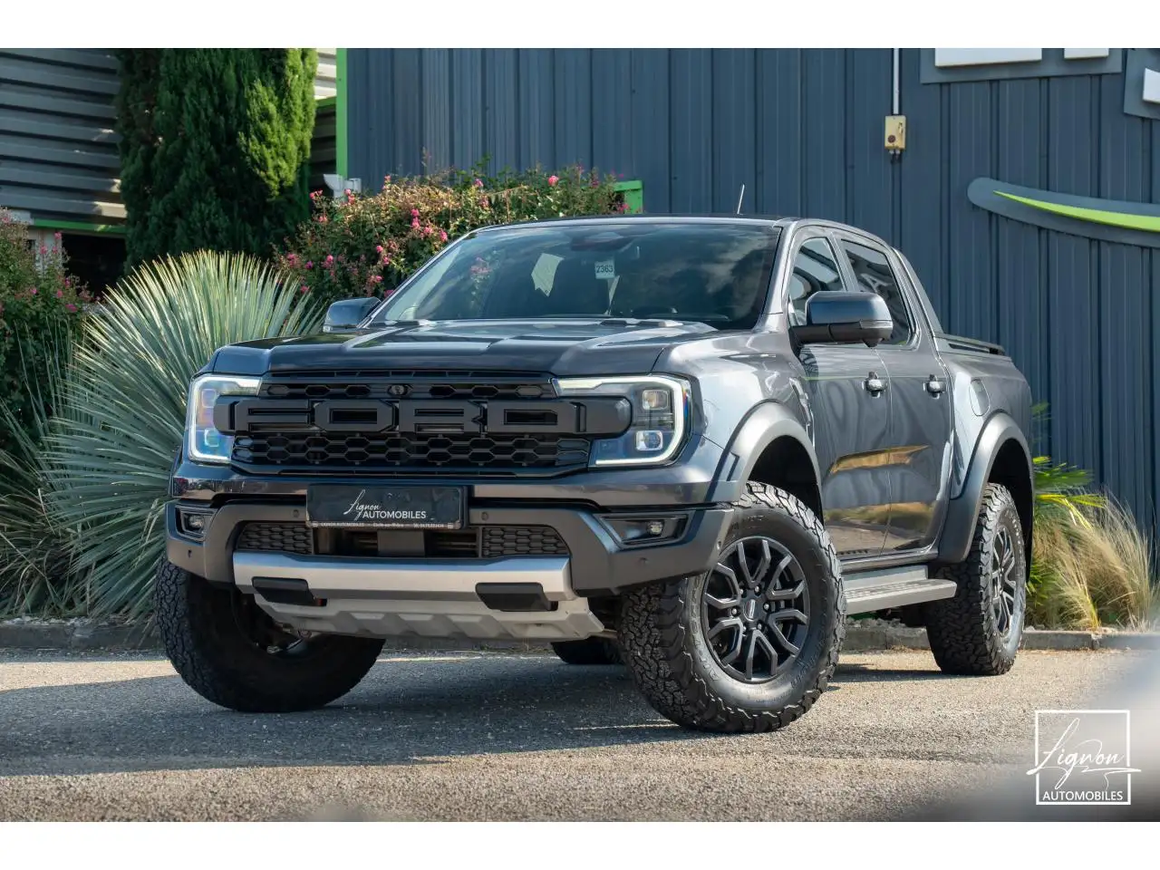 Ford M