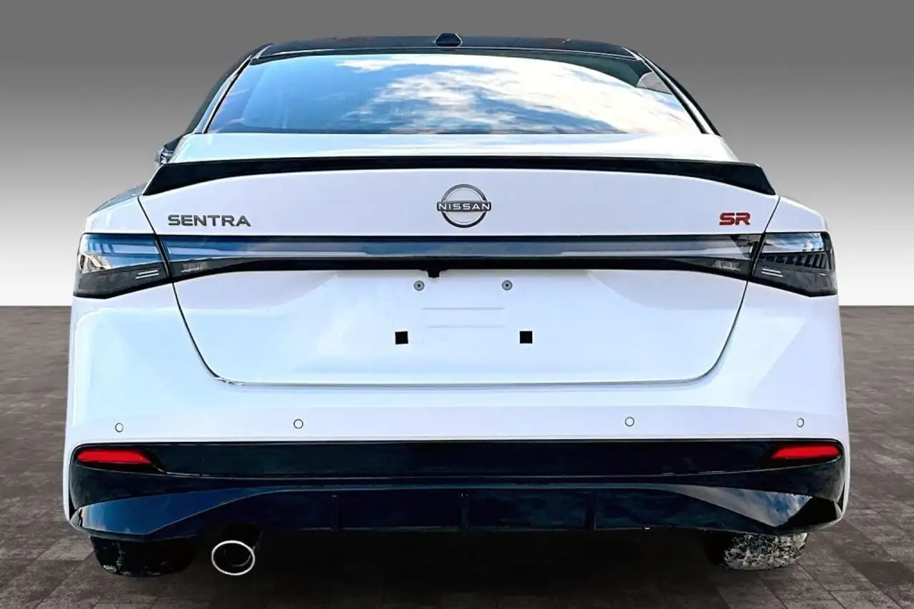 Nissan Sentra снимка Nissan Sentra