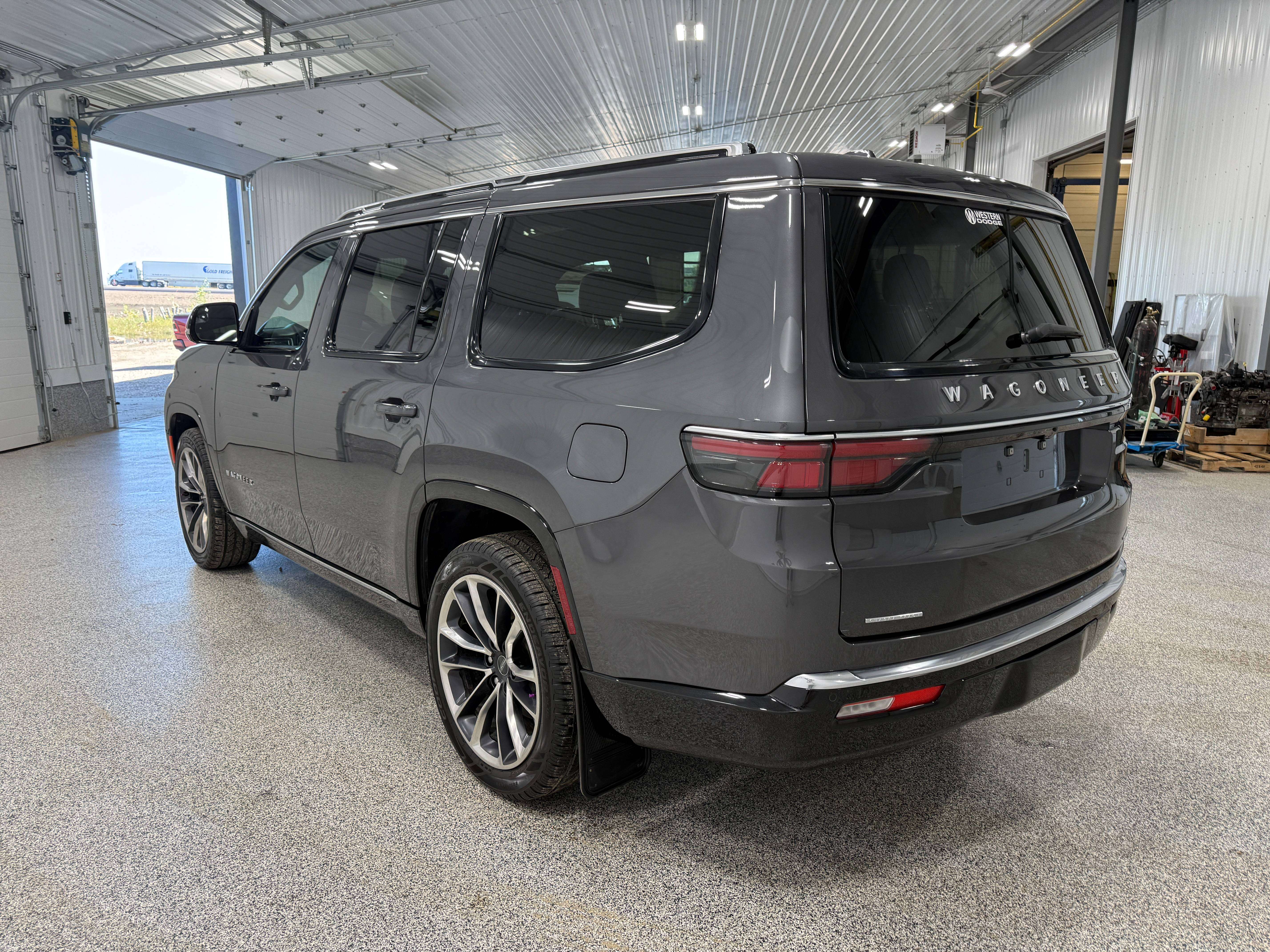 2022 Jeep Wagoneer 4WD