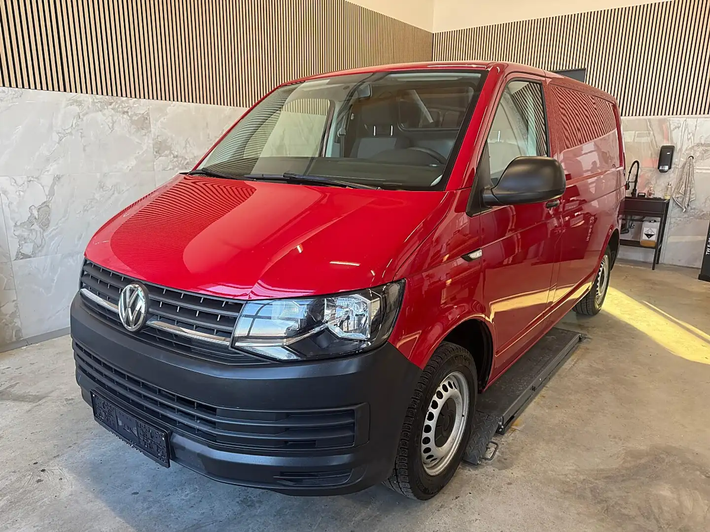 Volkswagen T6 Transporter T6 Kastenwagen KR 2,0 TDI BMT Sitzheizung, Berg... Rot - 2