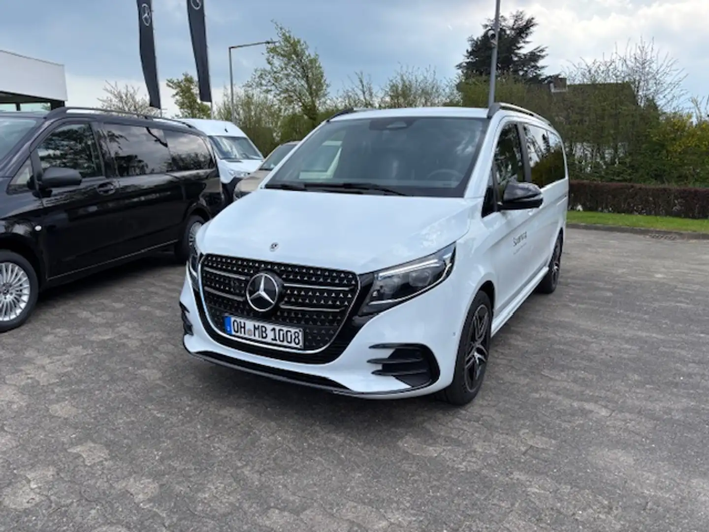 Mercedes-Benz V 220 lang AMG/NIGHT/PANO/SPUR/TWA/DISTRO/7 SITZE Weiß - 2