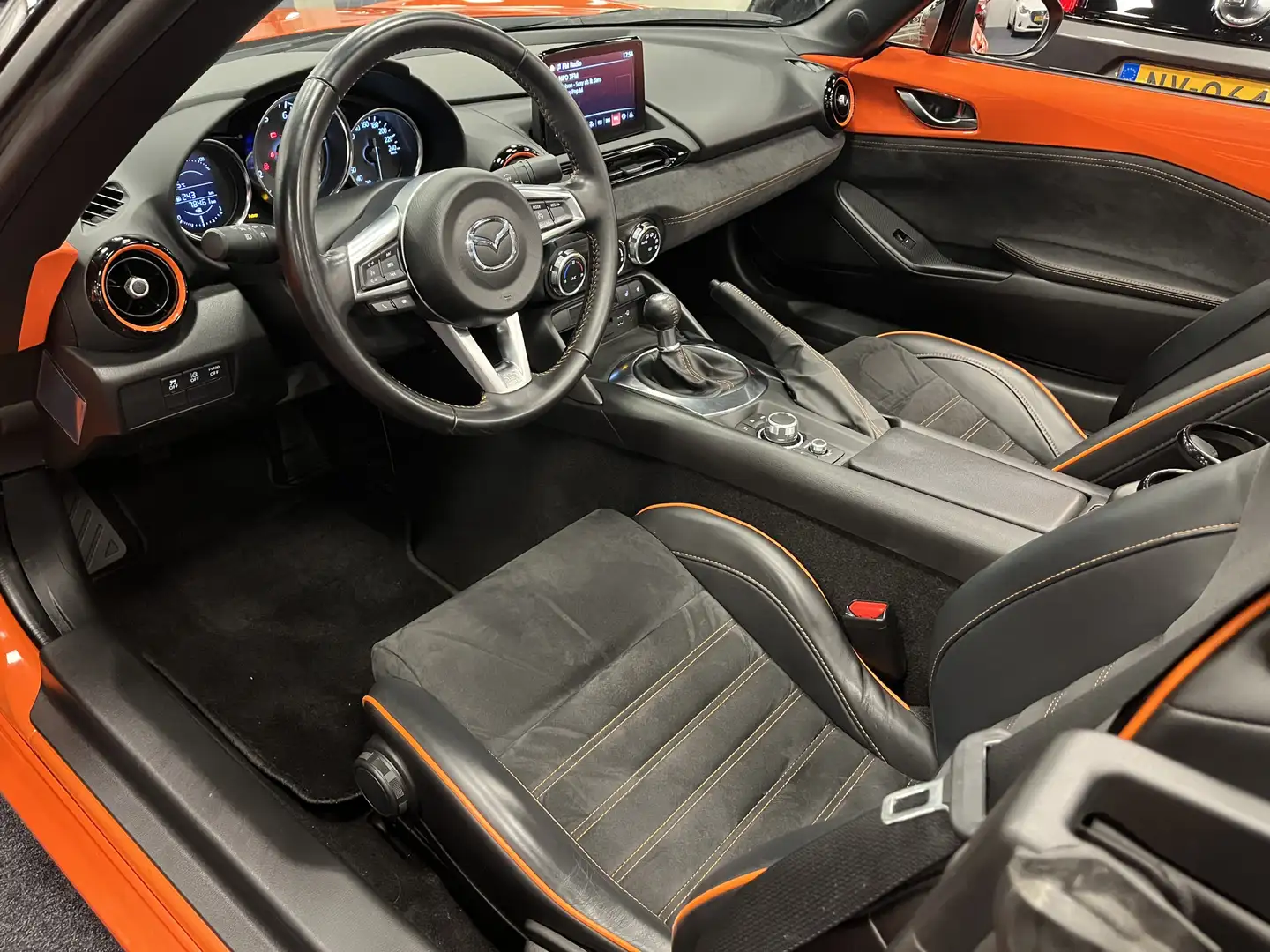 Mazda MX-5 ND Roadster 2.0 SkyActiv-G 184PK 30th Anniversary Orange - 2