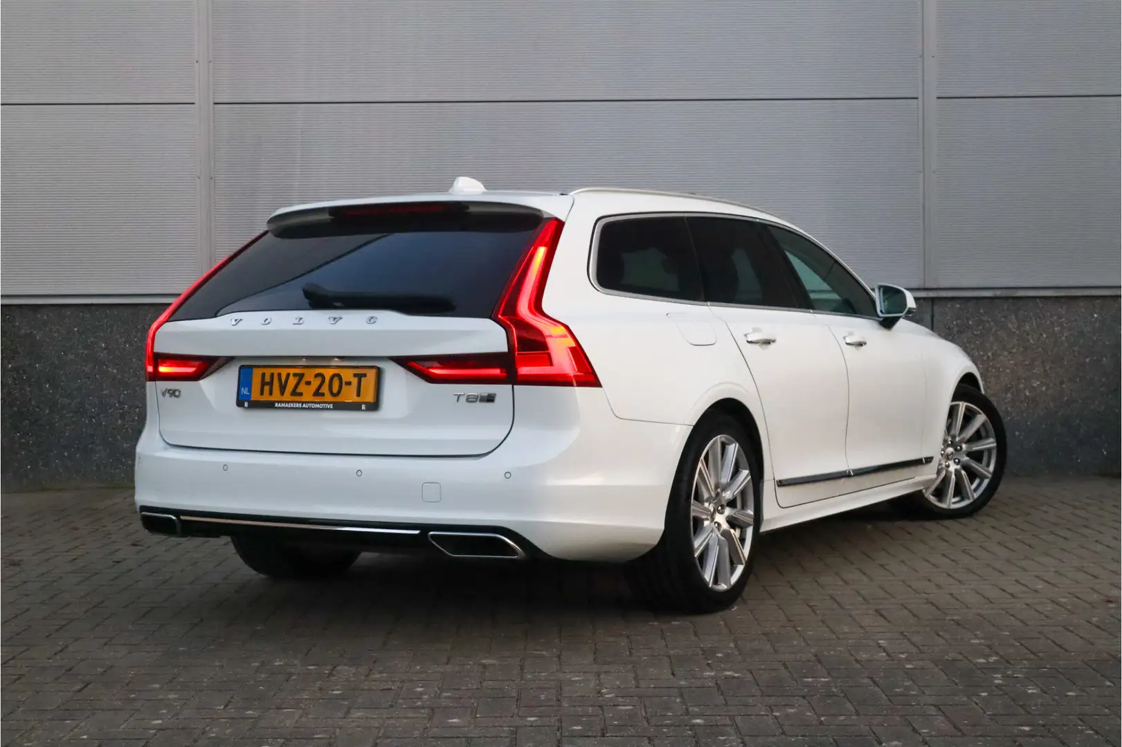 Volvo V90 2.0 T8 AWD Inscription Panorama / Bowers & Wilkins Wit - 2