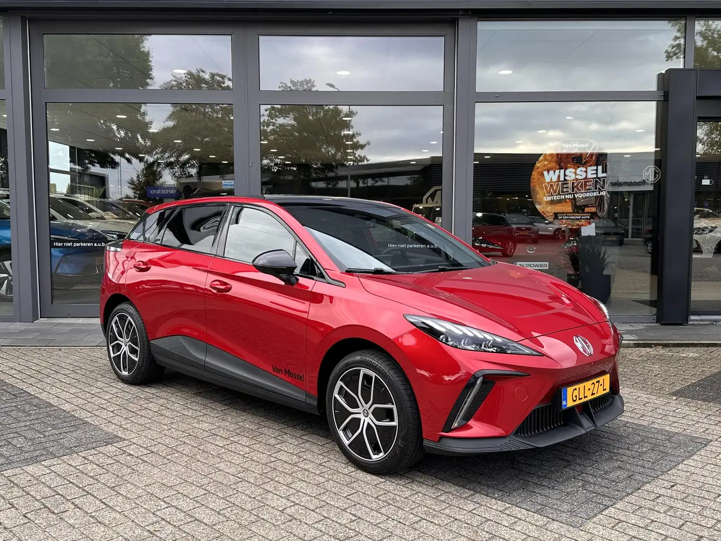 MG MG4 Trophy Extended Range 77 kWh | 360 Camera | Elektr Rood - 1