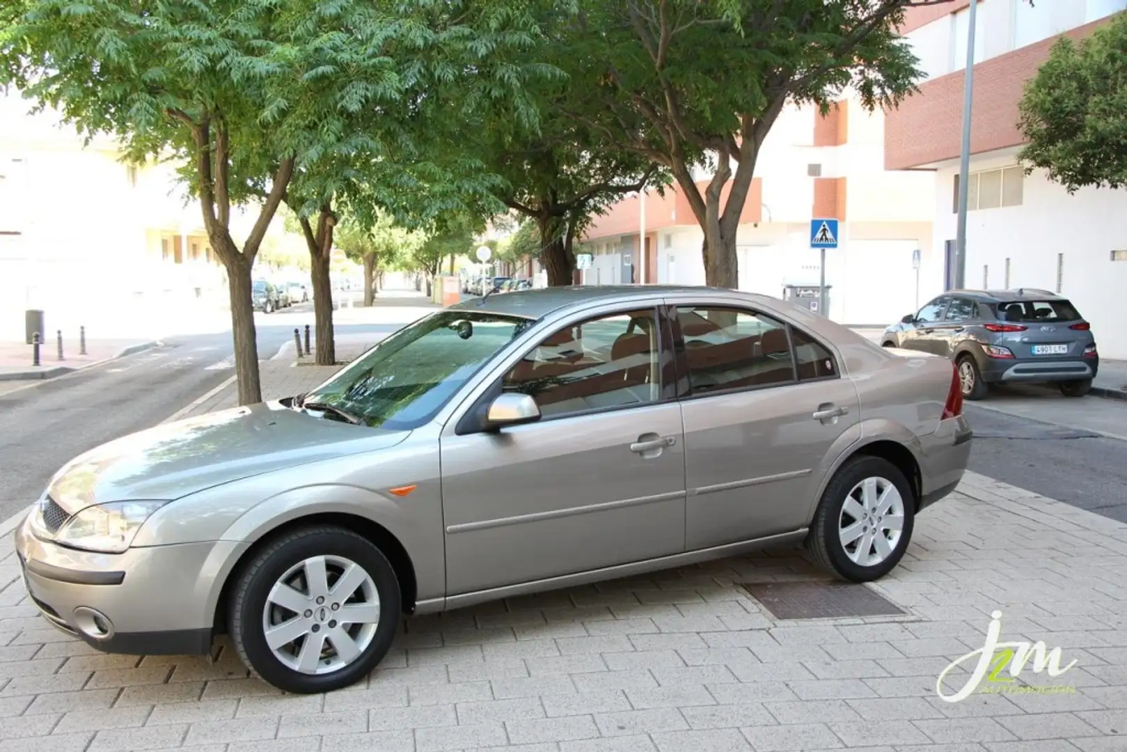 Ford Mondeo 2.0 TDCi Ghia Gris - 1