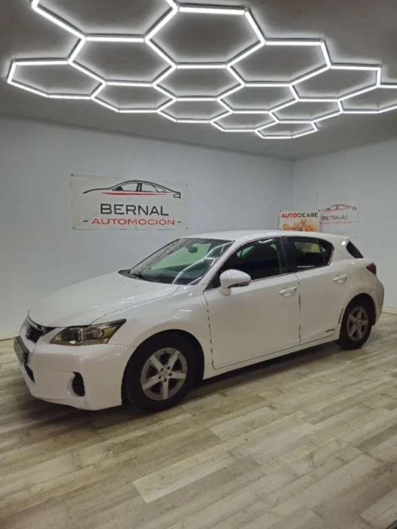 Lexus CT 200h - foto 1