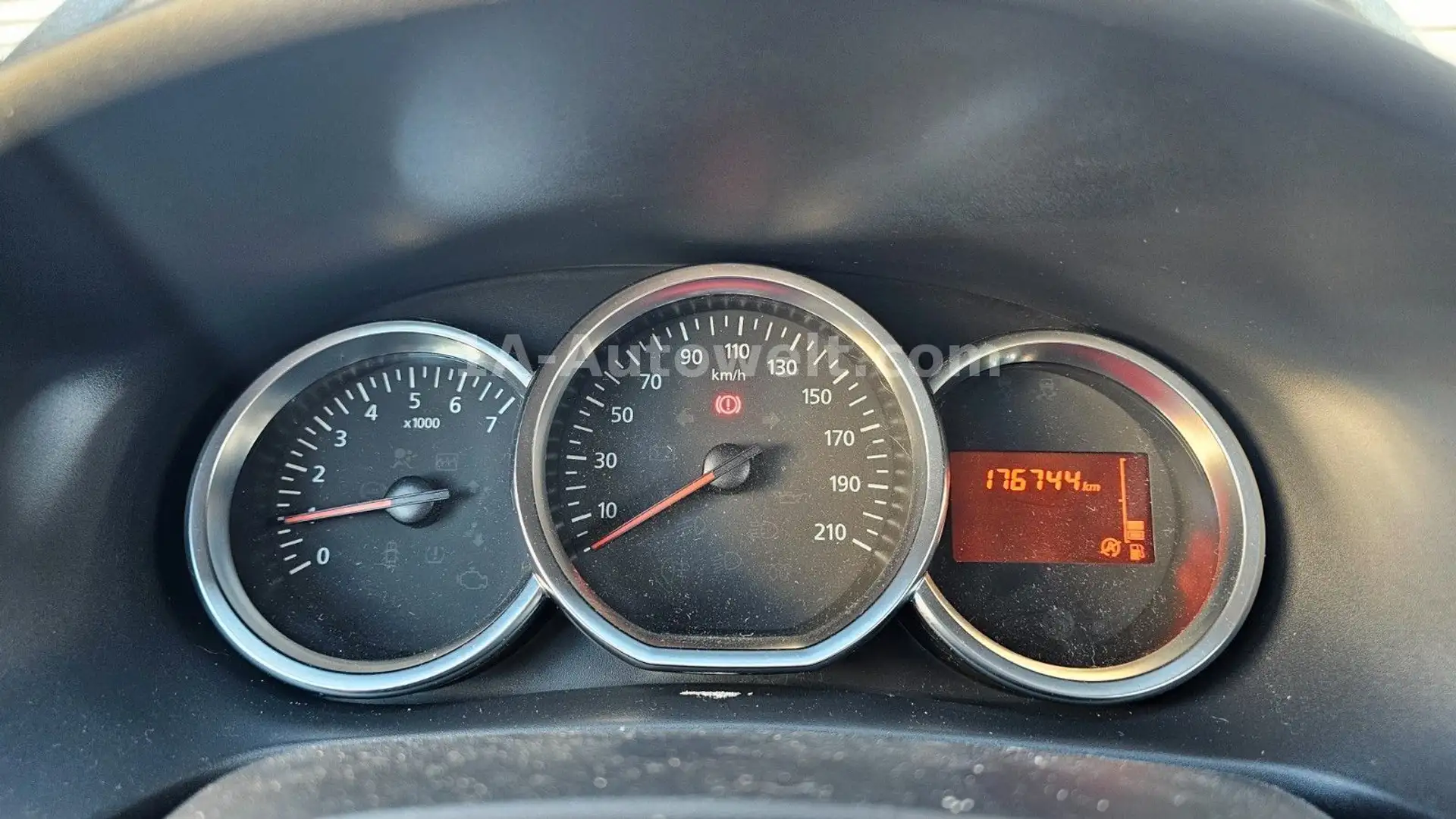 Dacia Logan MCV II Kombi Stepway Navi Klima EFH Tempom Grau - 2