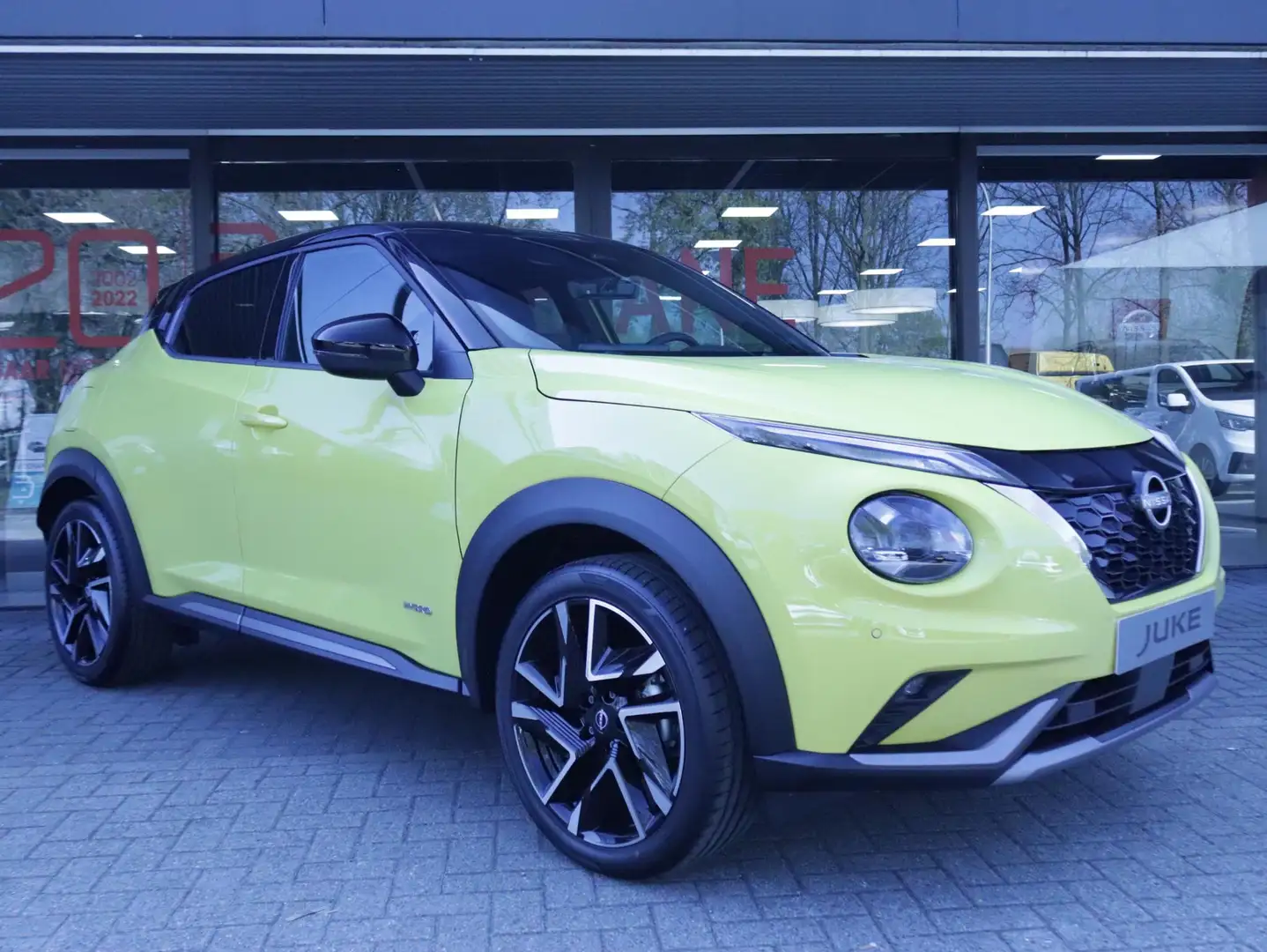 Nissan Juke 1.6 Hybrid N-Design Clima/Navi/Camera Geel - 2