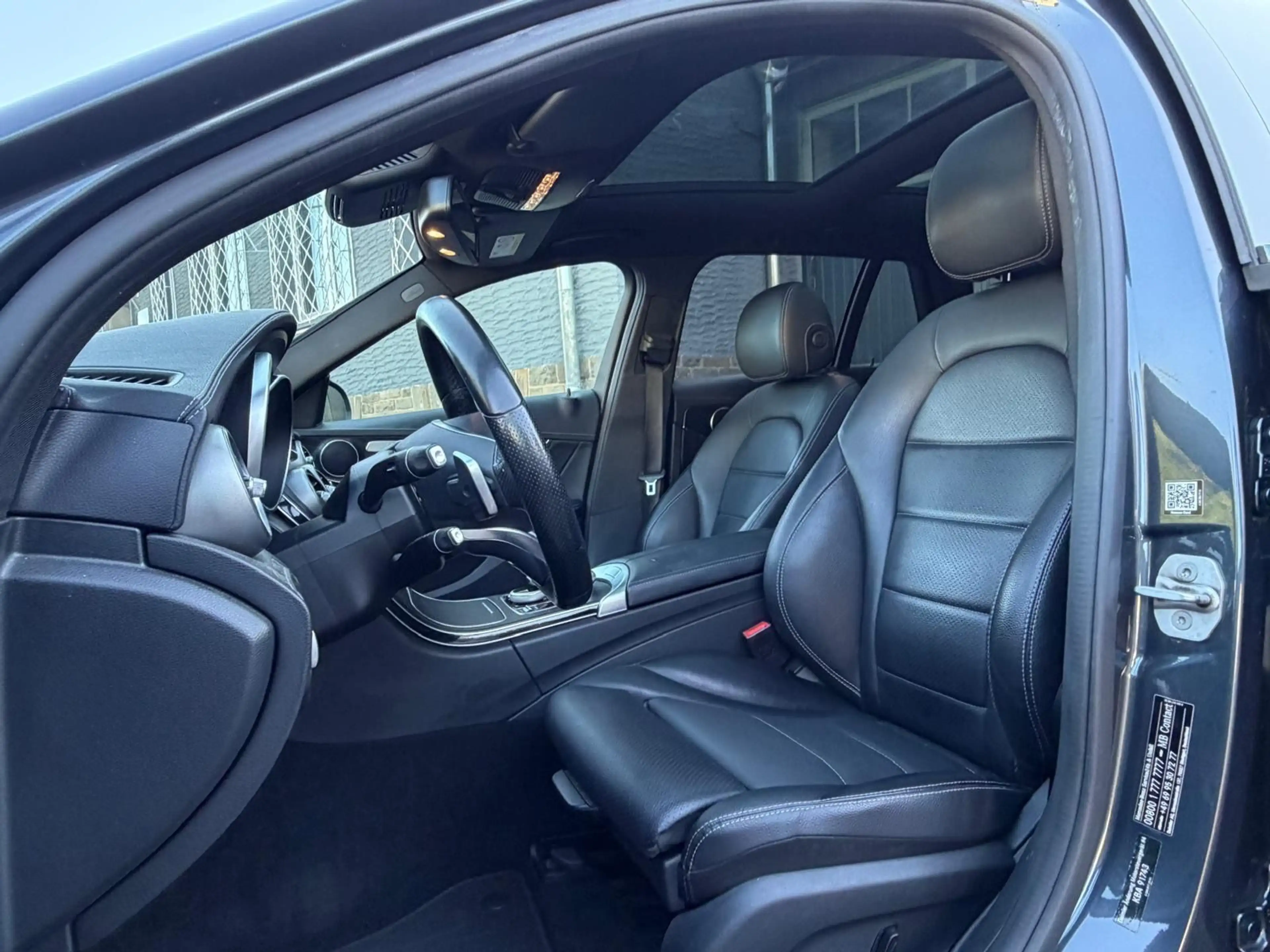 Mercedes-Benz C 250 d 4M AMG-Line AHK*PANO*LEDER*NAVI*KAMERA* — photo 9