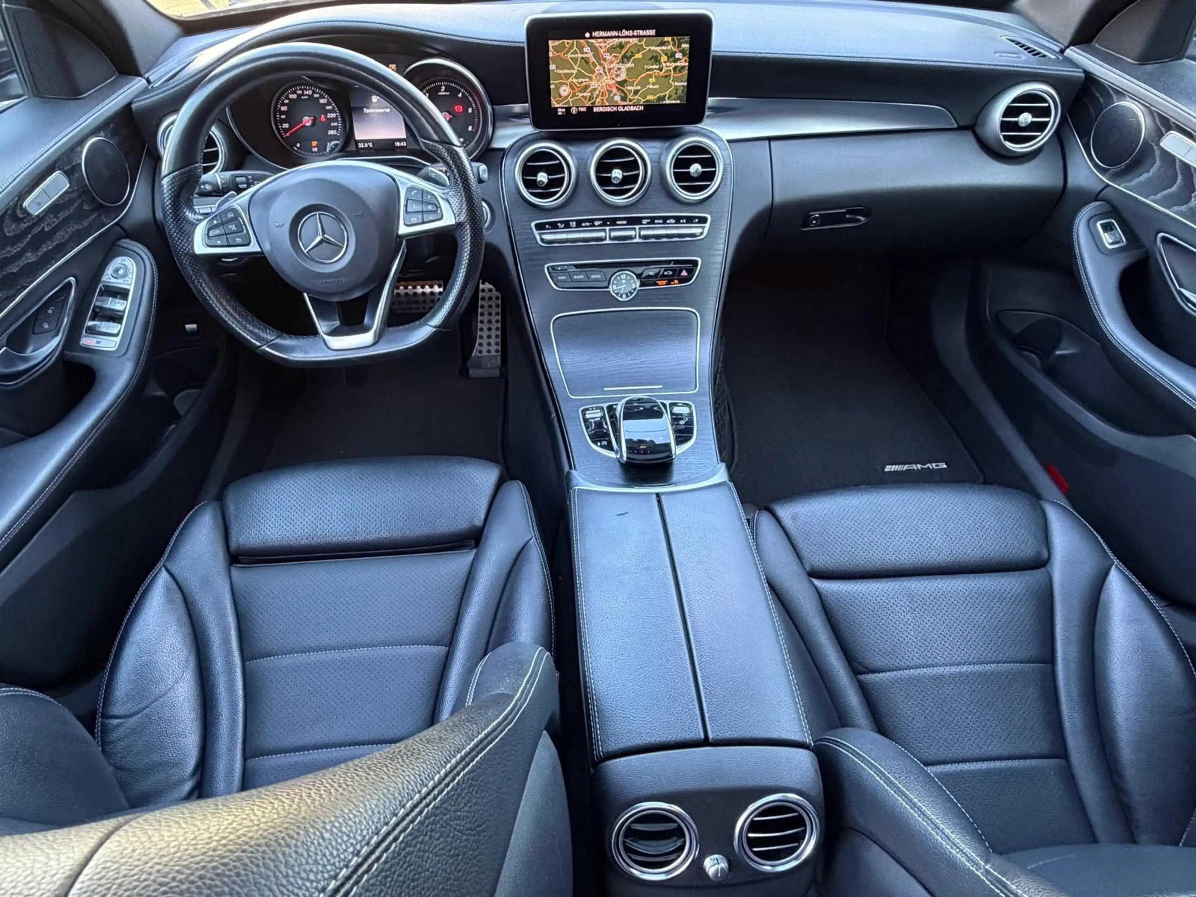 Mercedes-Benz C 250 d 4M AMG-Line AHK*PANO*LEDER*NAVI*KAMERA* — photo 11