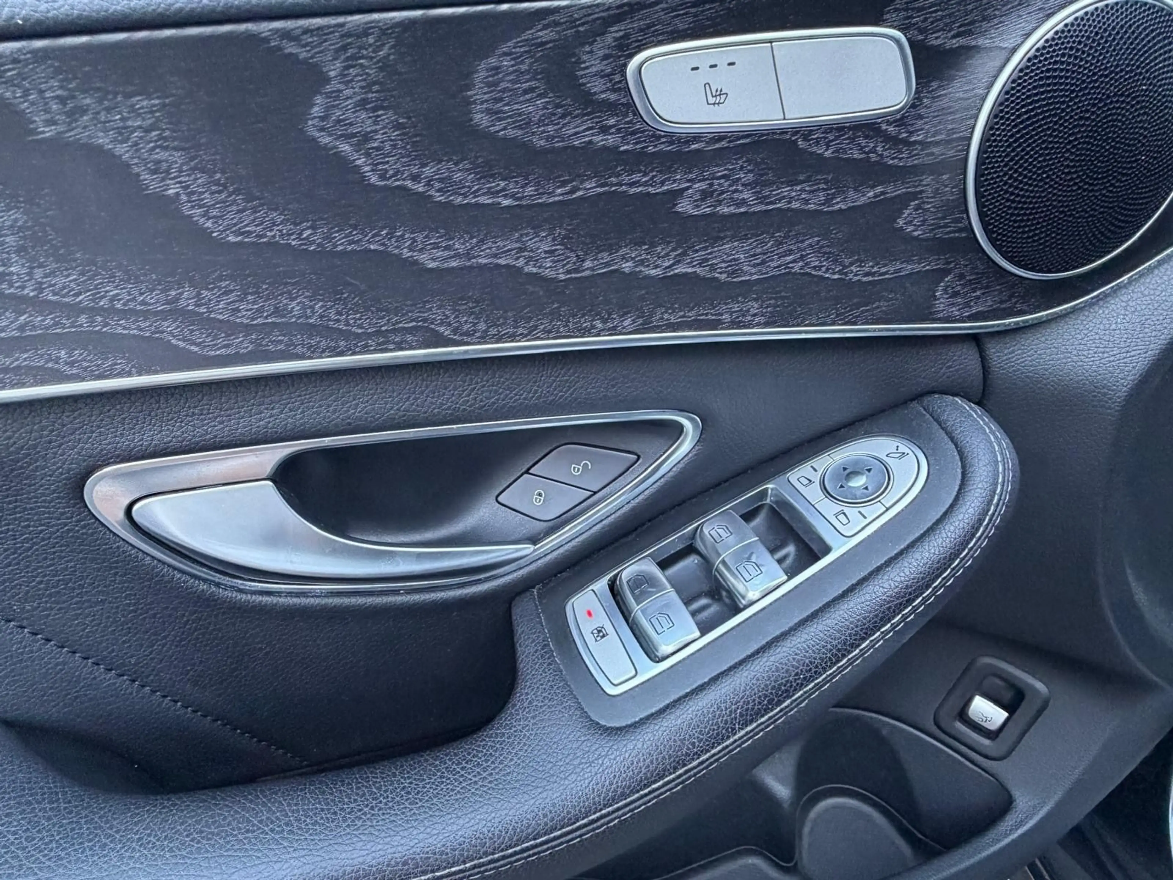 Mercedes-Benz C 250 d 4M AMG-Line AHK*PANO*LEDER*NAVI*KAMERA* — photo 15