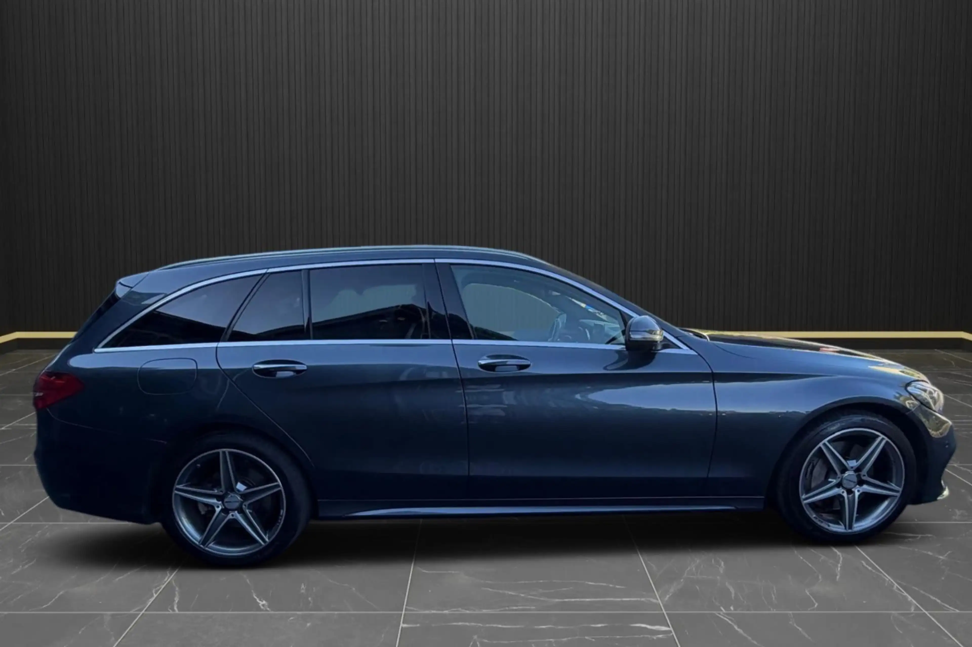 Mercedes-Benz C 250 d 4M AMG-Line AHK*PANO*LEDER*NAVI*KAMERA* — photo 6