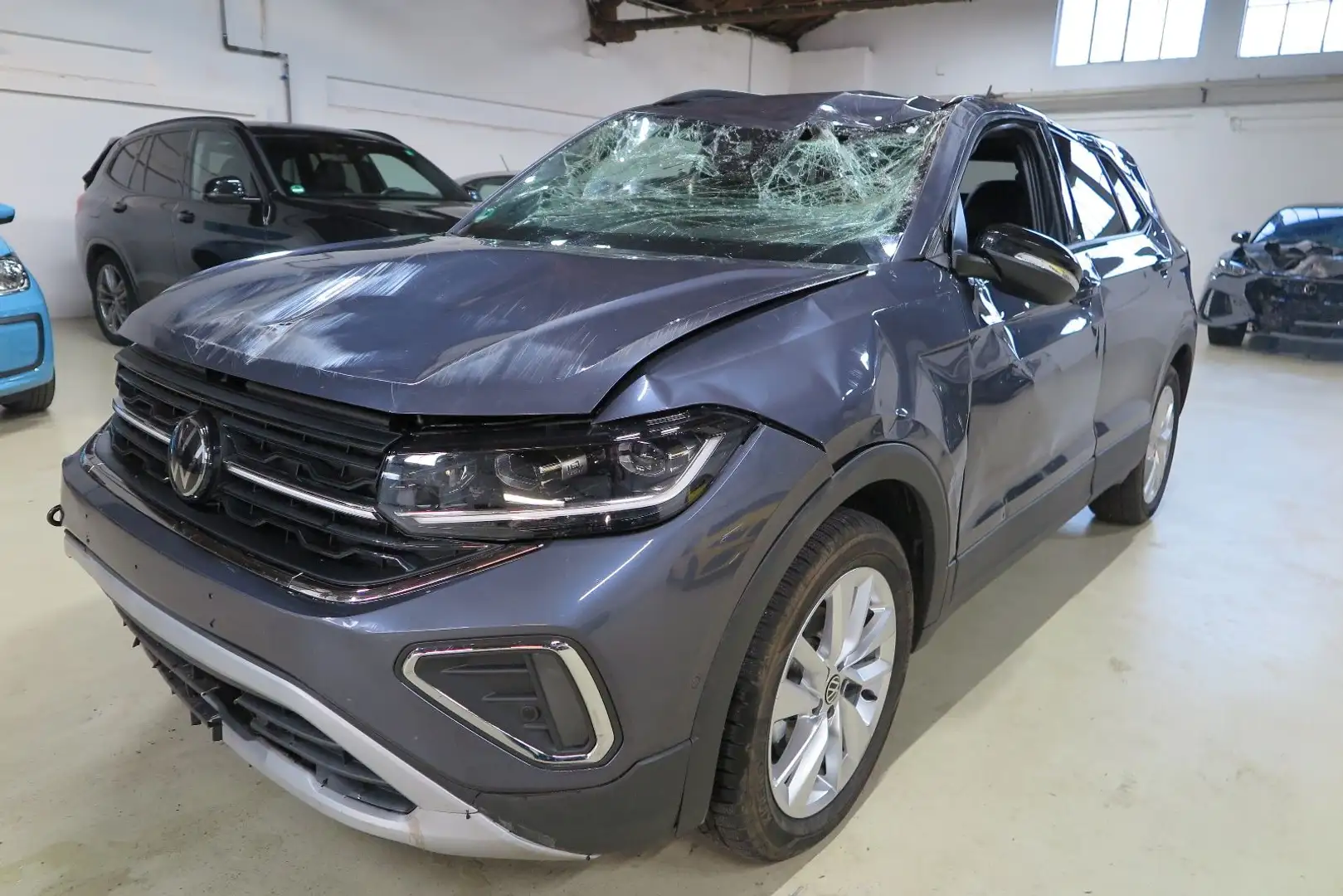 Volkswagen T-Cross 1.5 TSI 110 kW Goal DSG Matrix-LED NAVI Grau - 1