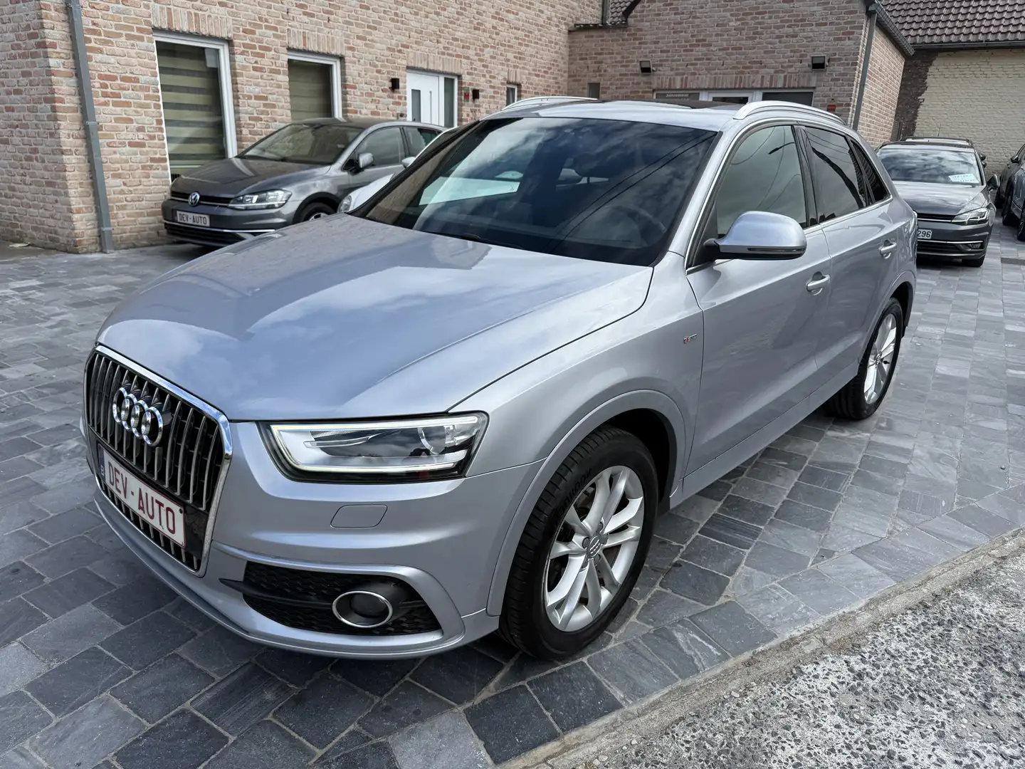Audi Q3 Q3 2.0 TDi S line*GARANTIE 12M*TOIT PANO*etc - 1