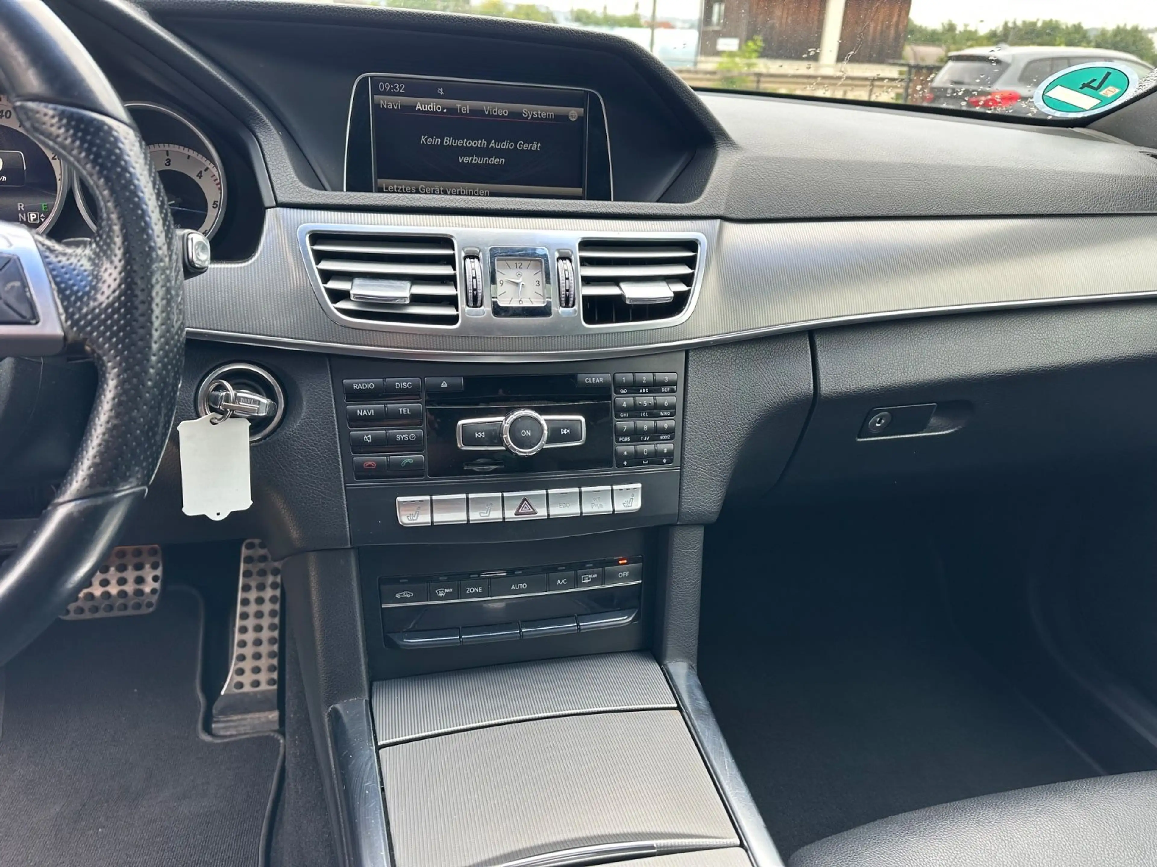 Mercedes-Benz E 350 BlueTec *AMG Paket *Pano — photo 14