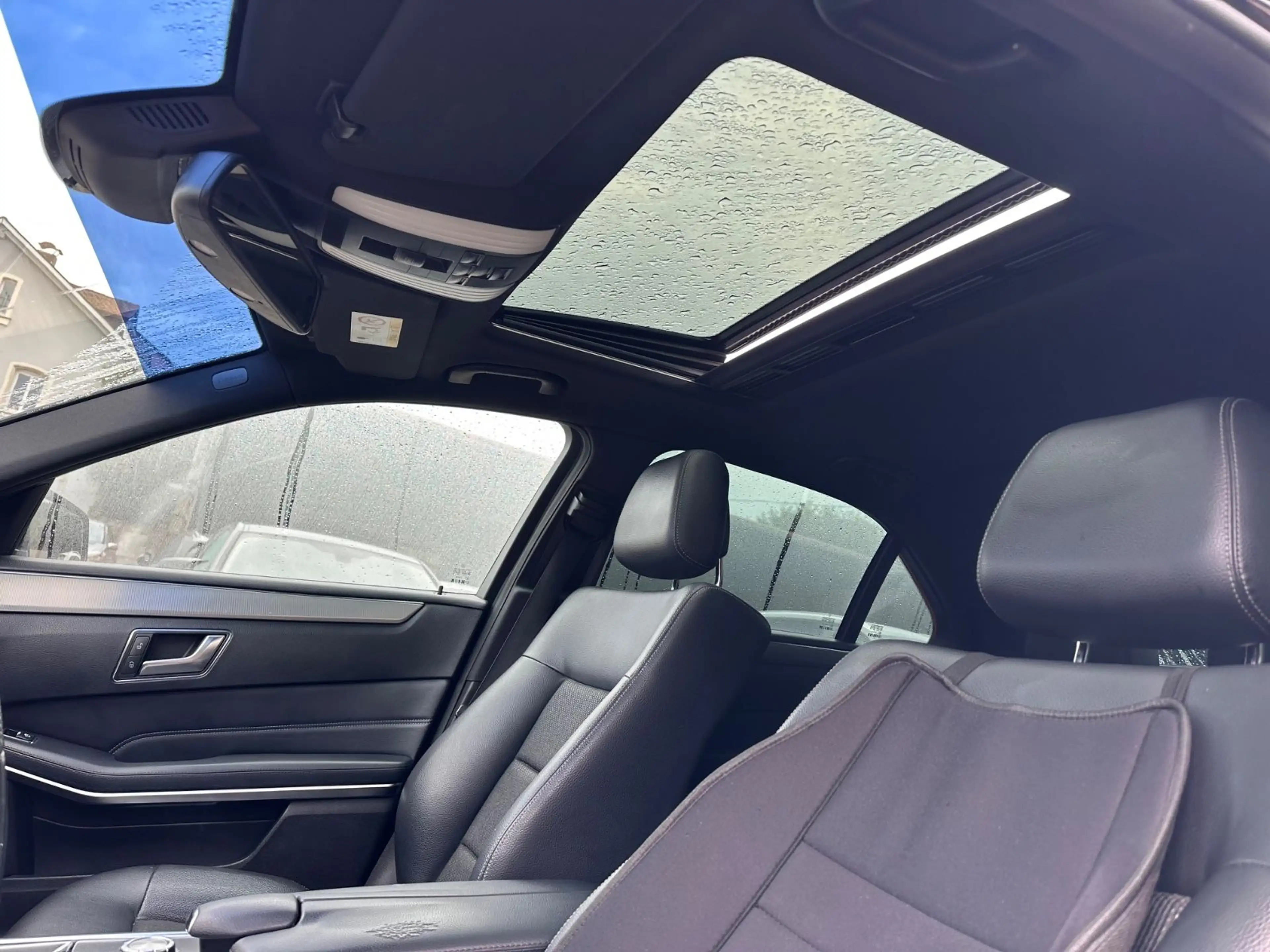 Mercedes-Benz E 350 BlueTec *AMG Paket *Pano — photo 9