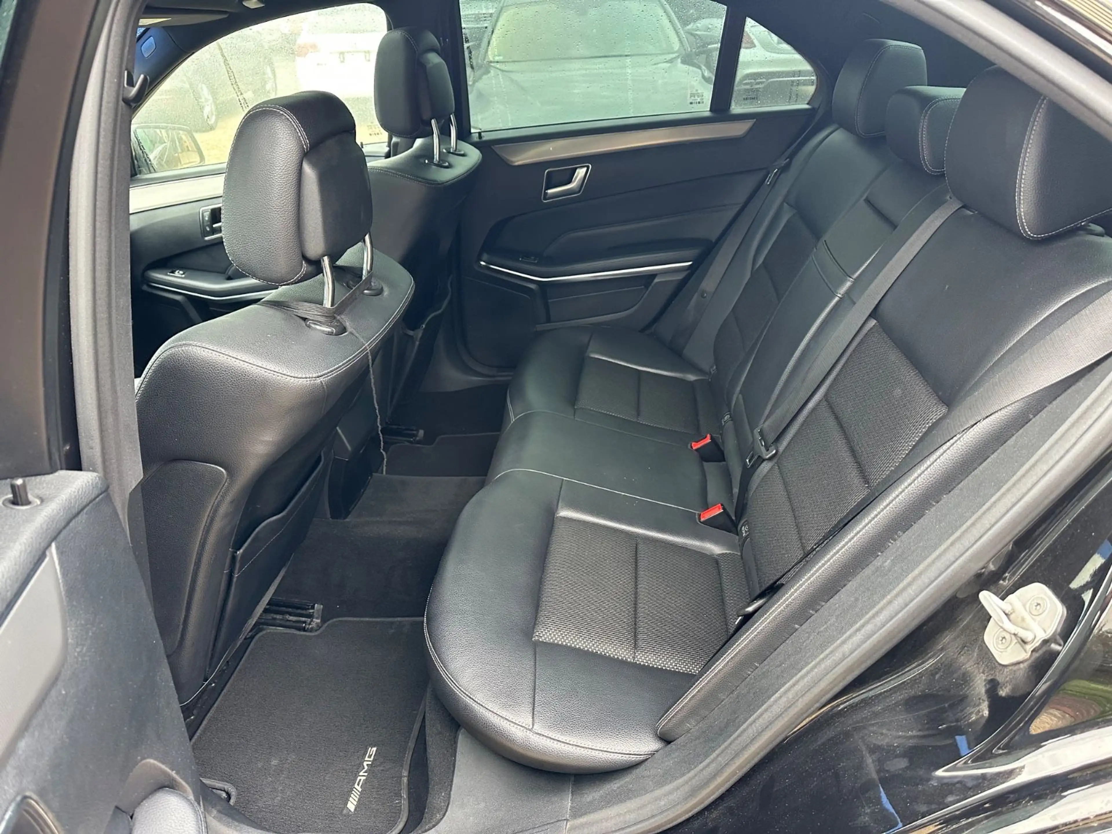 Mercedes-Benz E 350 BlueTec *AMG Paket *Pano — photo 12