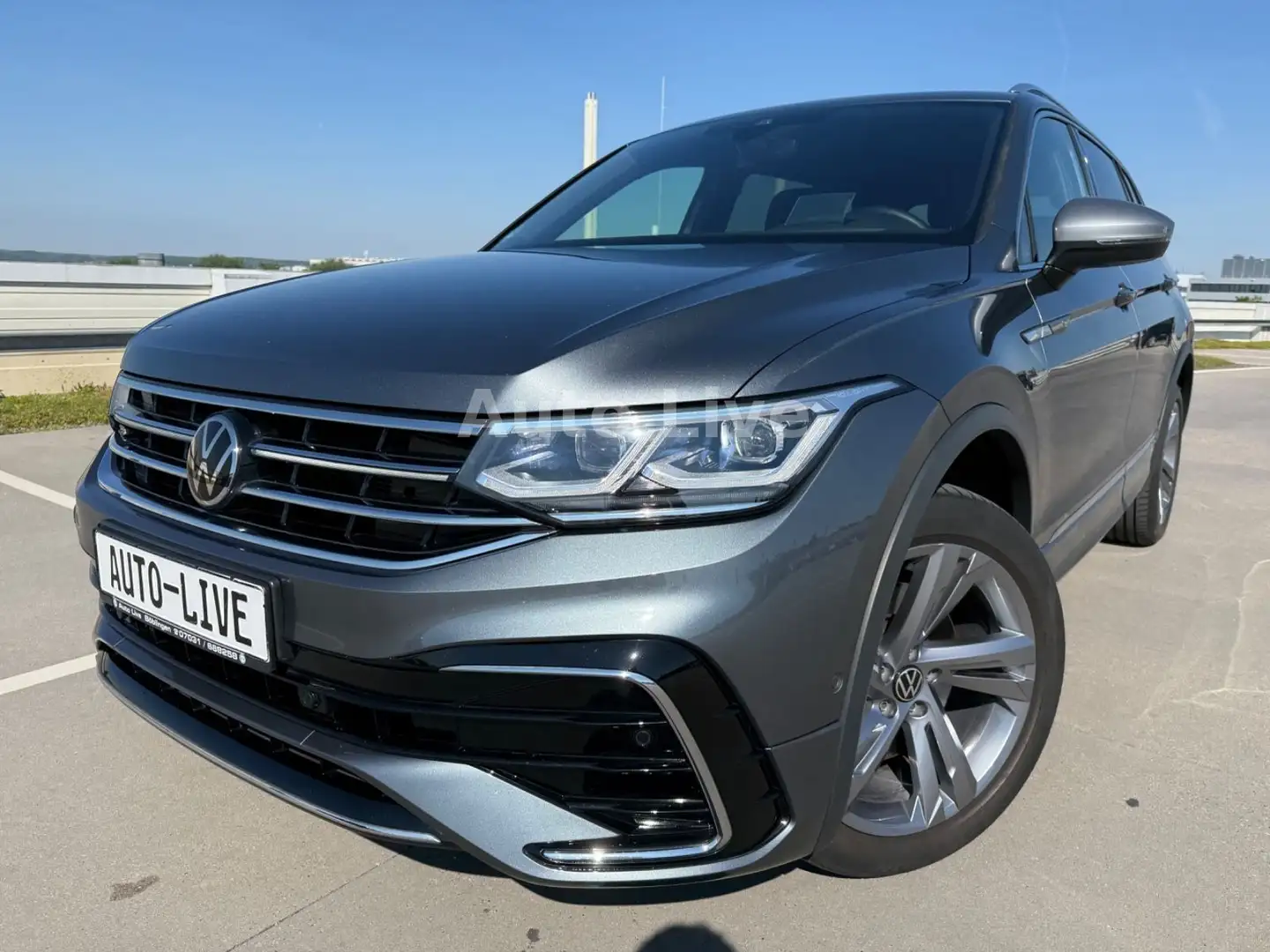 Volkswagen Tiguan Allspace 2.0 TDI DSG*4M*R LINE*7 STZE*AHK Grau - 1