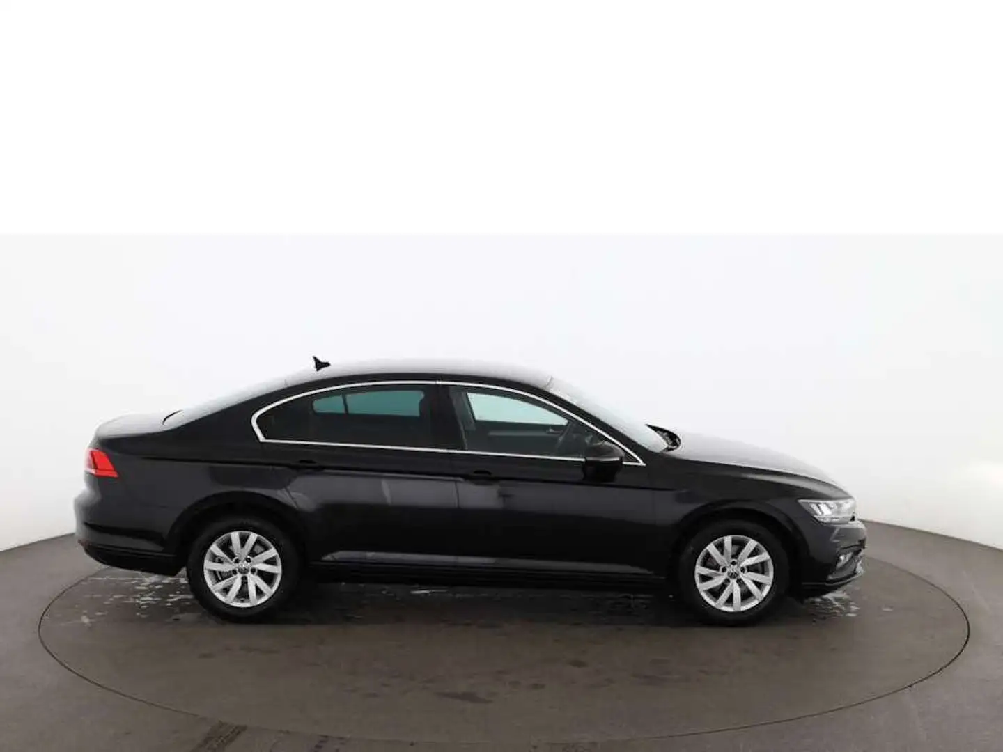 Volkswagen Passat 2.0 TDI Business Aut LED RADAR NAVI R-CAM Schwarz - 2