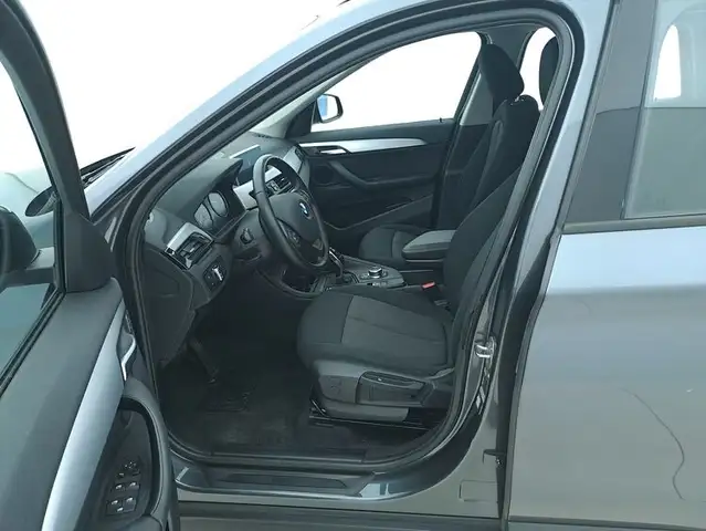 BMW X1 view 10