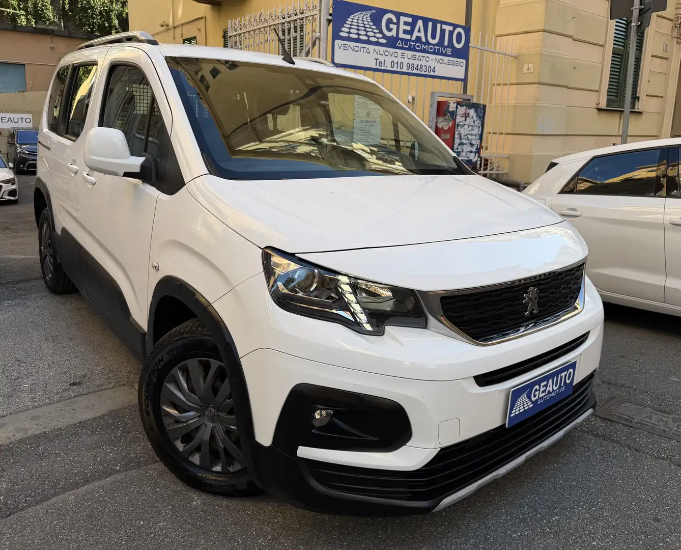 Peugeot Rifter 1.5HDI E6 Allure ET8 AUTOMATICO-FULL OPT-N1 5POSTI Bianco - 1