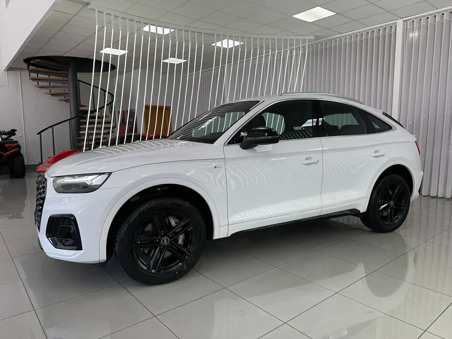 Audi Q5 Sportback 40 TDI quattro-ultra S line S tronic 150 Blanco - 2
