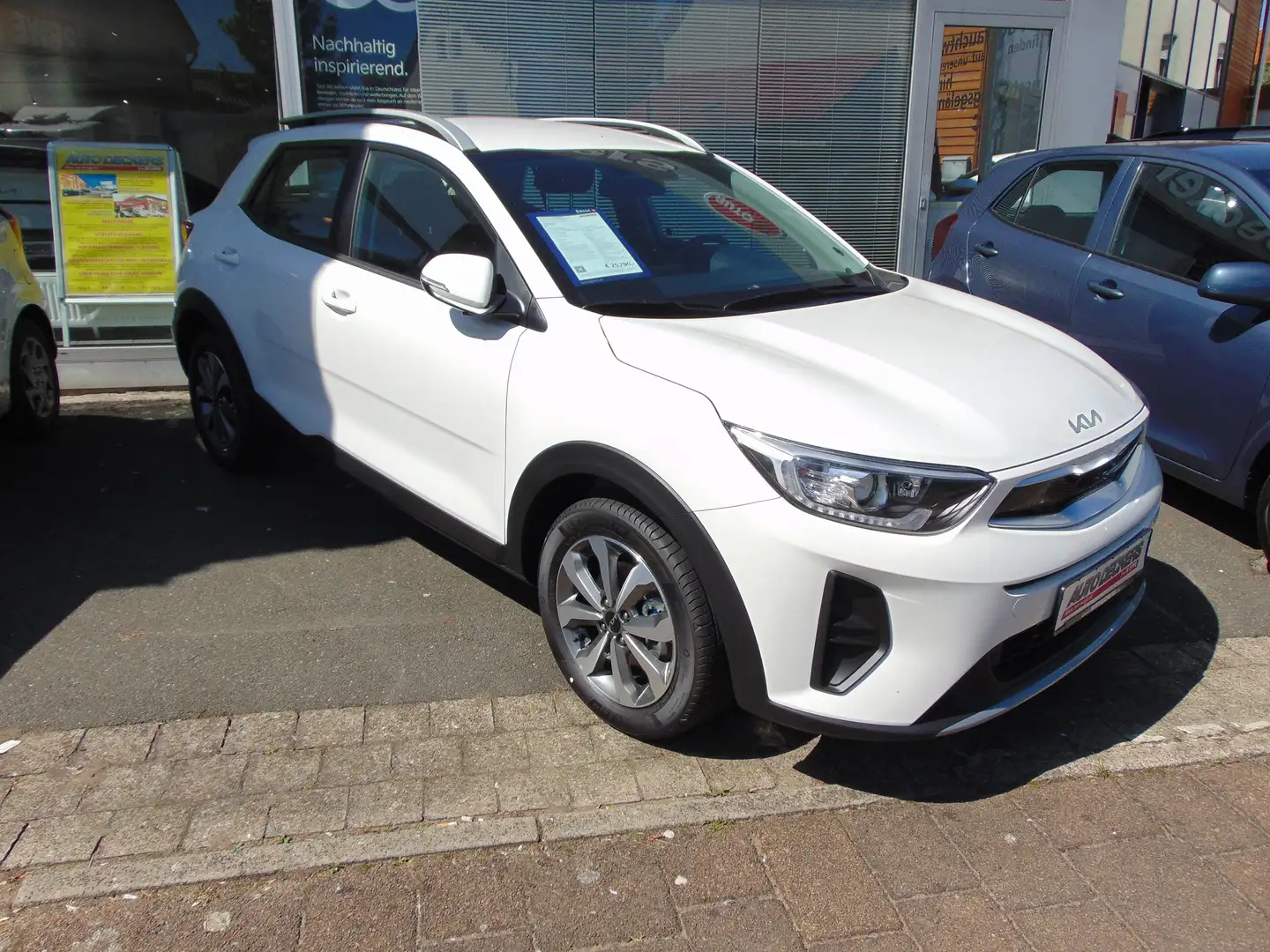 Kia Stonic Vision Weiß - 2