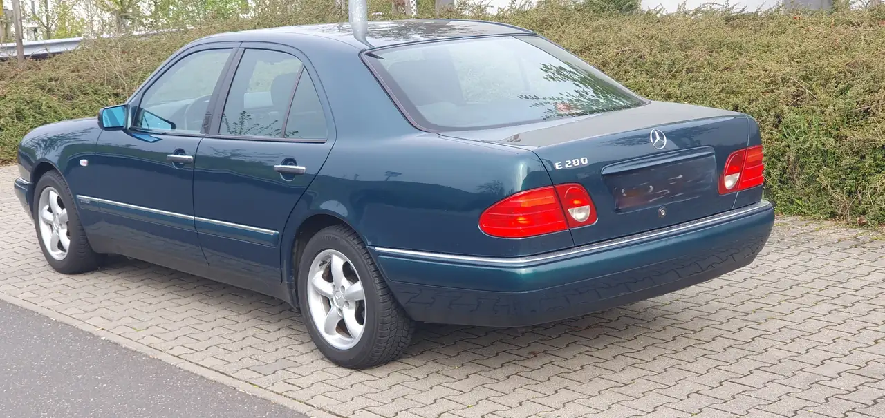 Mercedes-Benz E 280 Elegance, foto 1