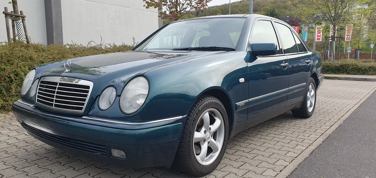 Mercedes-Benz E 280 Elegance, foto 2