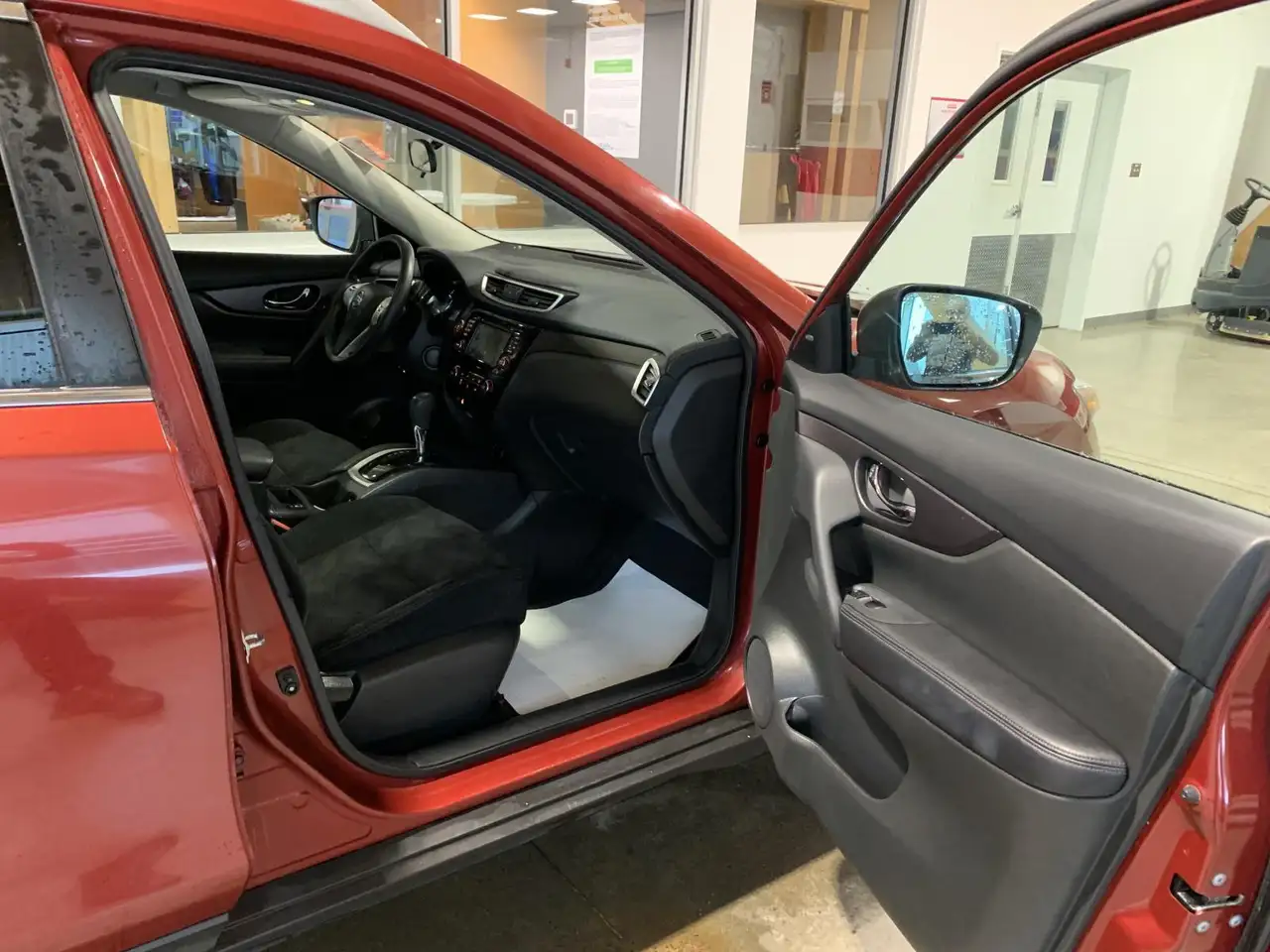 Nissan Rogue снимка Nissan Rogue
