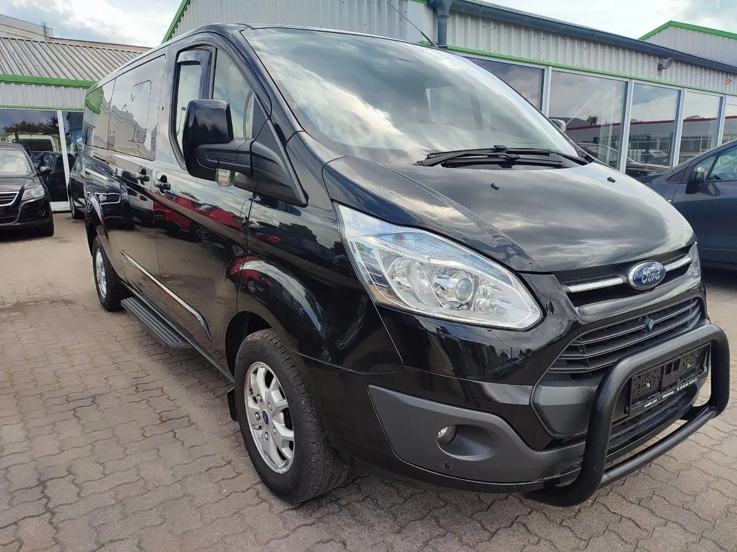 Ford Transit Custom 300 LANG Tourneo Titanium 9 SITZER AHK Noir - 1