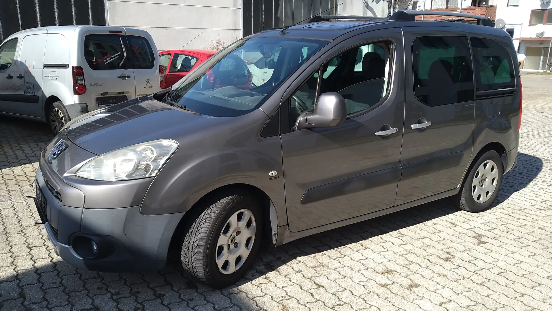 Peugeot Partner Tepee  1,6 HDI Grau - 1