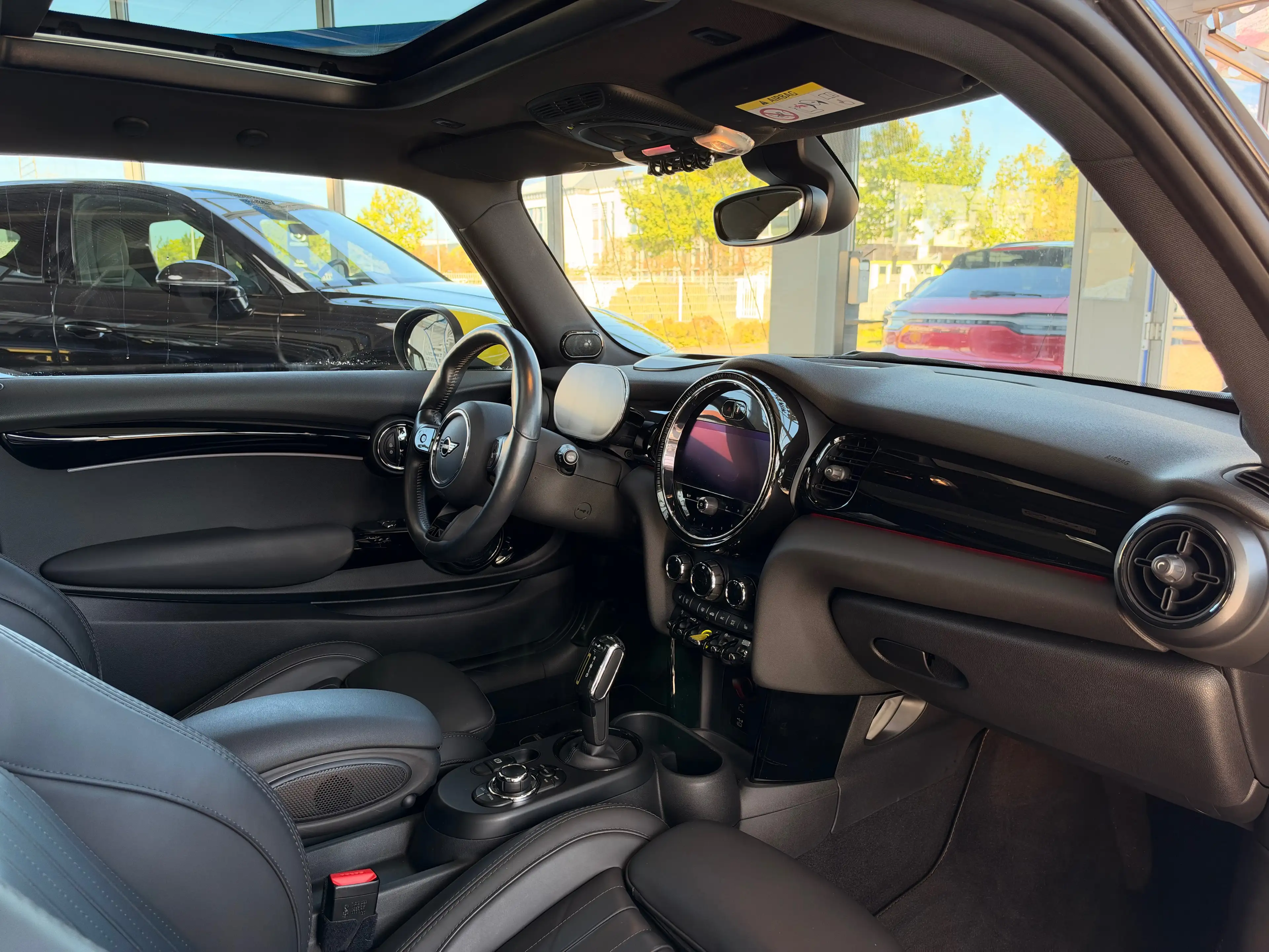 MINI Cooper SE Cooper SE Yours Trim — photo 13