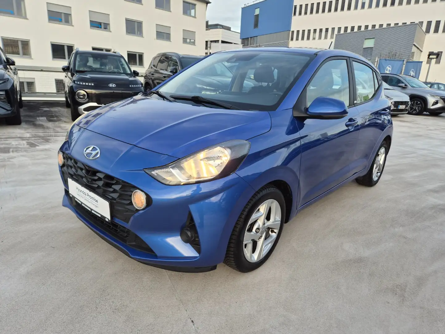 Hyundai i10 1.2 Trend LM PDC SHZ Bleu - 2