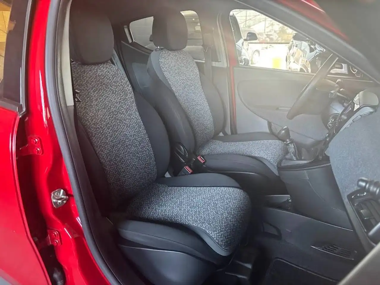 Lancia Ypsilon 2023 — фото 11