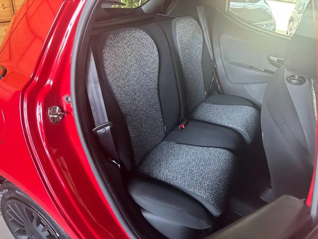 Lancia Ypsilon 2023 — фото 10