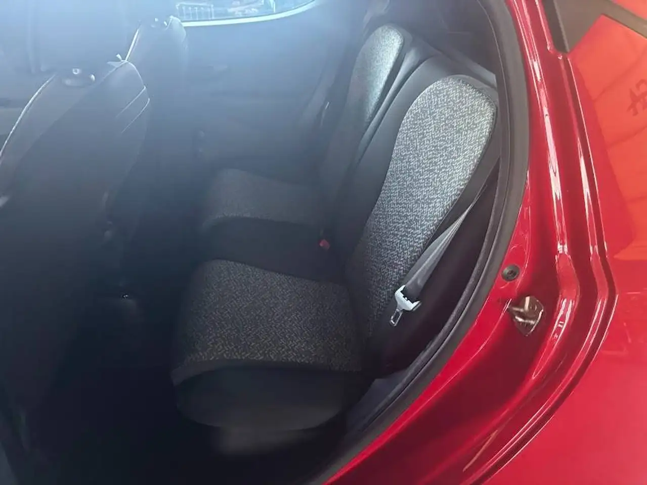 Lancia Ypsilon 2023 — фото 9
