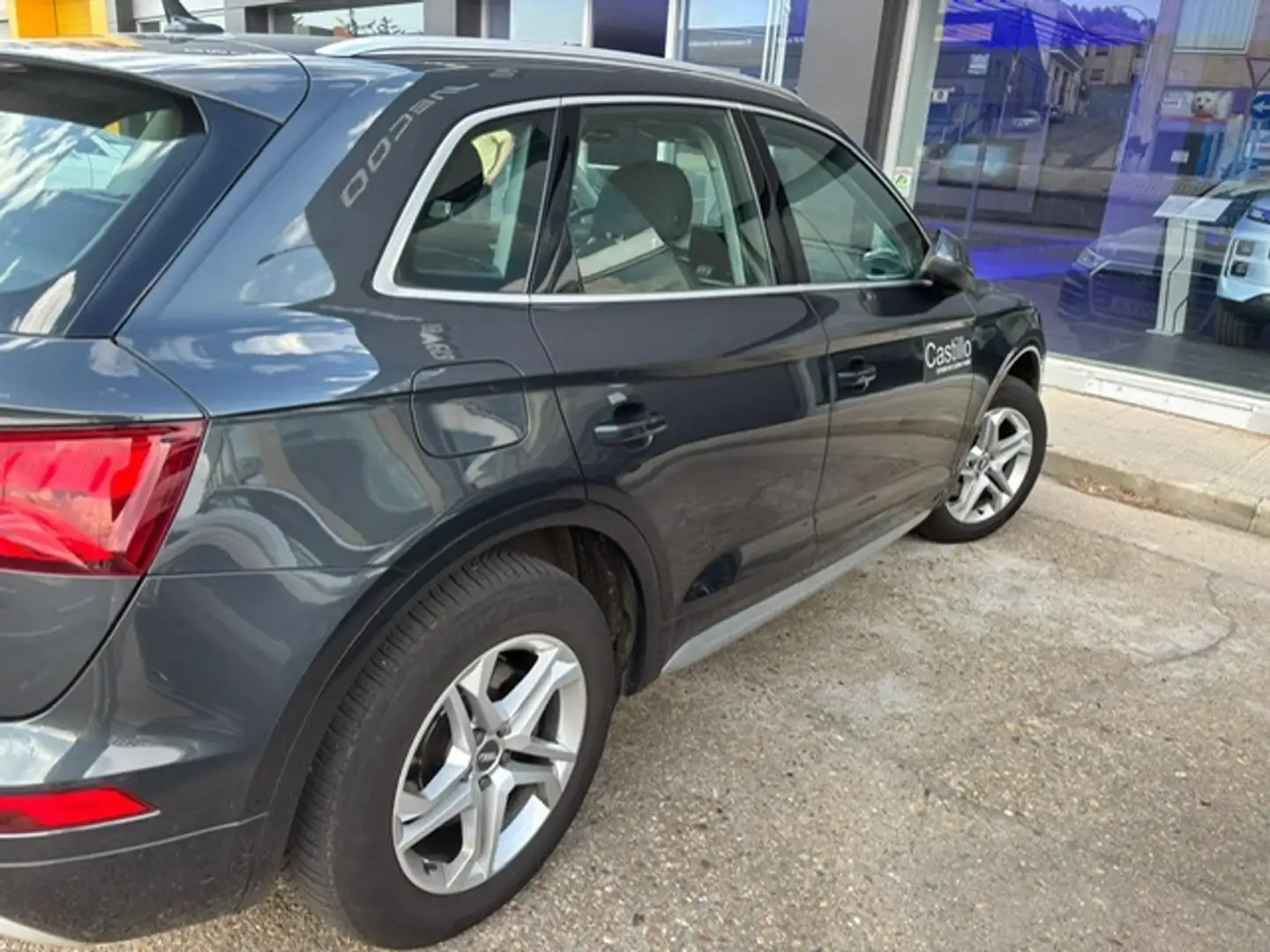 Audi Q5 2.0TDI Design quattro-ultra S tronic 120kW Negro - 2