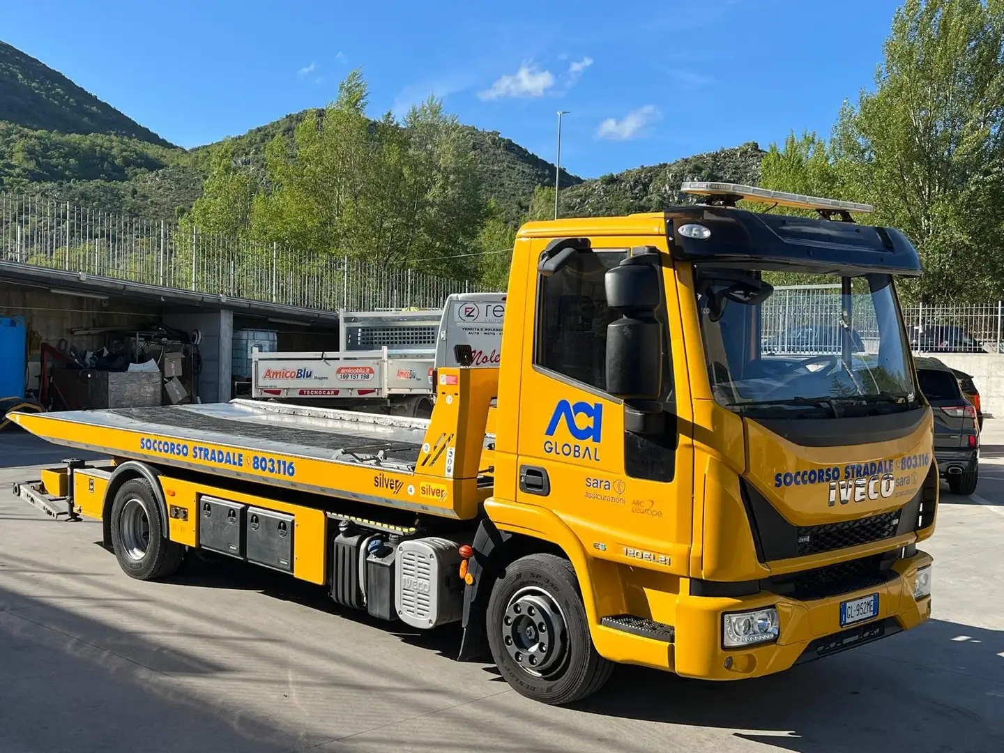 Iveco Eurocargo 120.21 Amarillo - 1