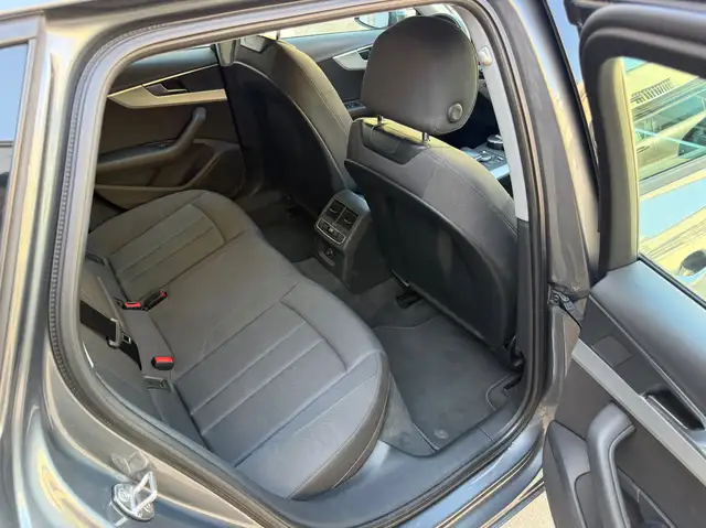 Audi A4 view 13