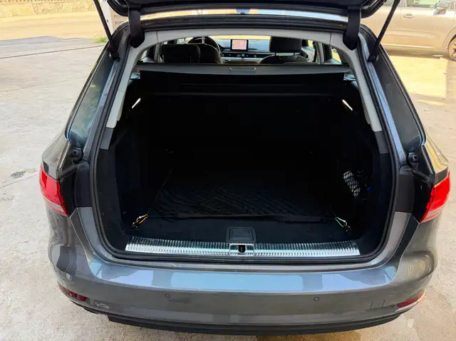 Audi A4 view 12