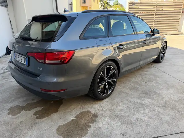 Audi A4 view 3