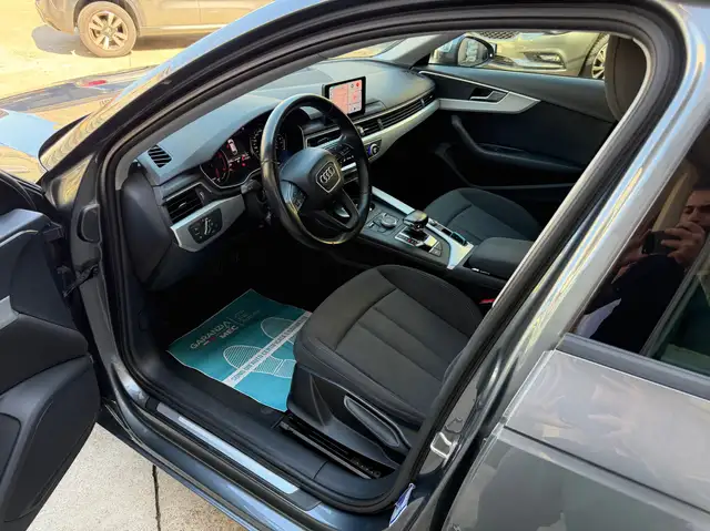 Audi A4 view 8