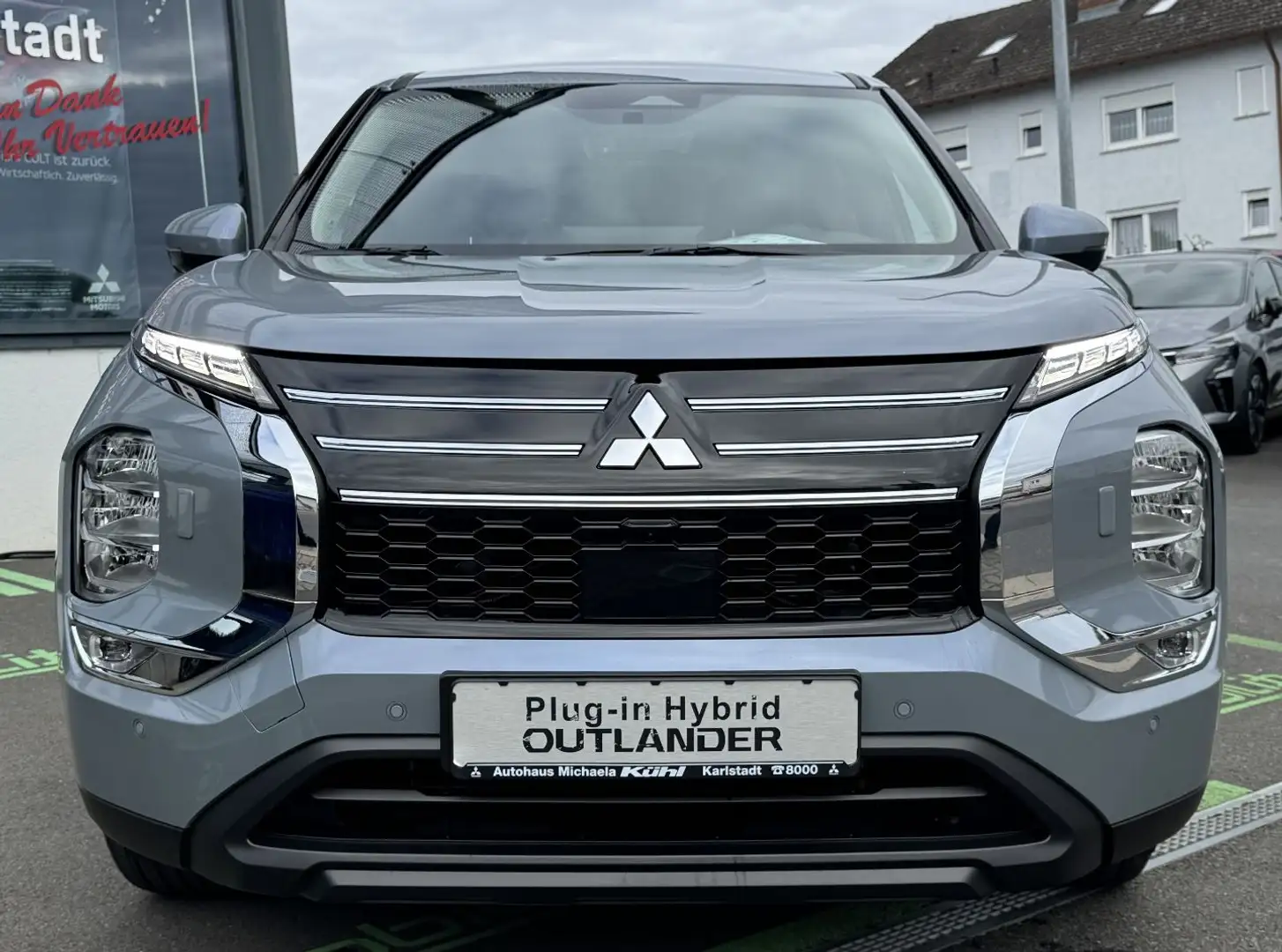 Mitsubishi Outlander 2.4 PHEV Plus*STHZ/360°/ACC/BLIS/APPLE Grau - 2